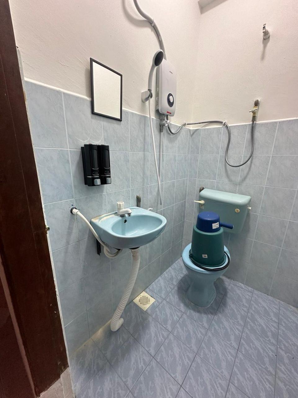 Teresek View Motel Куала Тахан Екстериор снимка